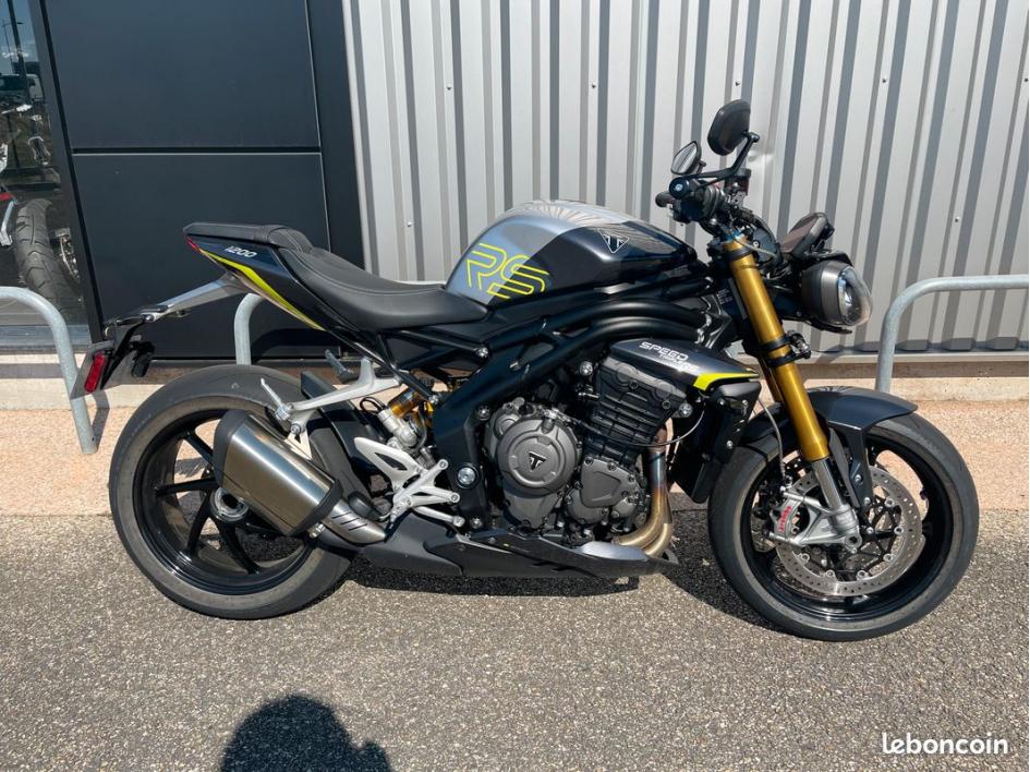 TRIUMPH SPEED TRIPLE 1200 RS
