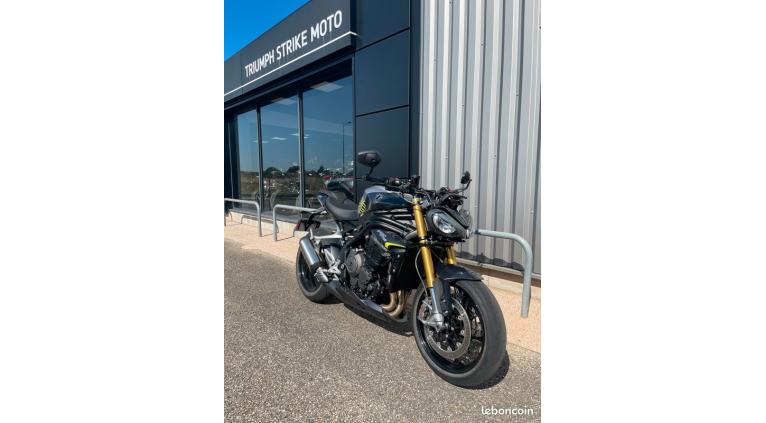 TRIUMPH SPEED TRIPLE 1200 RS