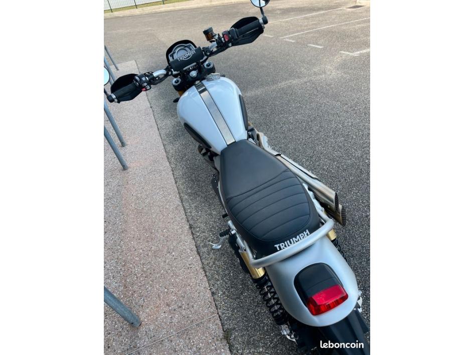 TRIUMPH SCRAMBLER 1200 XE