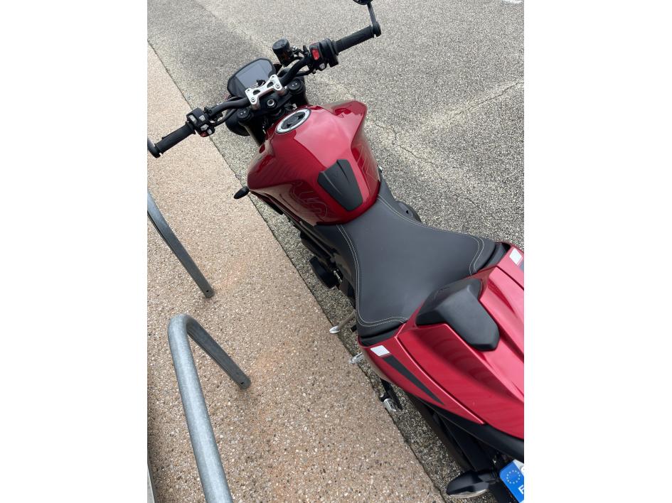 TRIUMPH STREET TRIPLE 765 RS